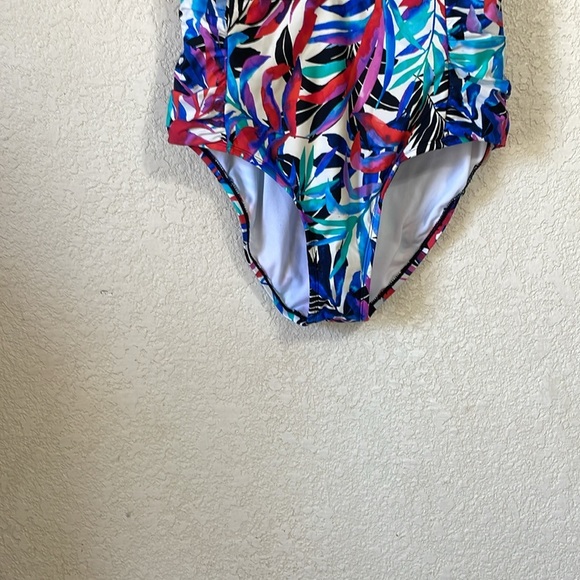 Jantzen Women’s Swimsuit - Picture 3 of 9